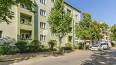 Außenansicht 3 - Adlershof: Renovierte 3-Zimmer-Wohnung mit Loggia & EBK - bezugsfrei ab Oktober!