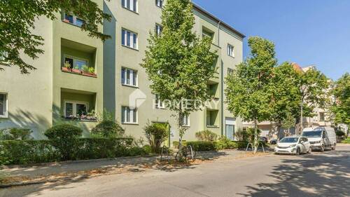 Außenansicht 3 - Adlershof: Renovierte 3-Zimmer-Wohnung mit Loggia & EBK - bezugsfrei ab Oktober!