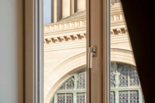 Detailaufnahme Fenster - Palais Louise - Stilvolles Wohnen in exklusiver Umgebung