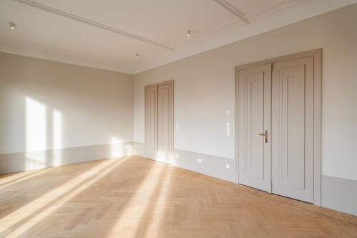 Großzügiger Wohnbereich - 3 Zimmer Etagenwohnung zum Kaufen in Potsdam