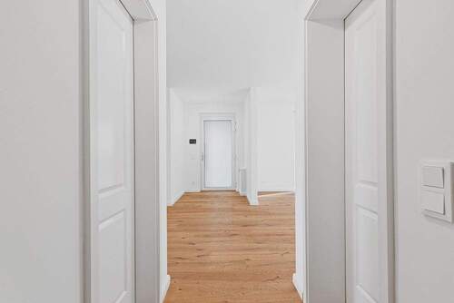 Flurblick zur Eingangstür - 4 Zimmer Etagenwohnung in Hamburg