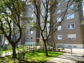 Vorderansicht Gebäude - Gemütliche 3-Zimmerwohnung sucht neue Bewohner!