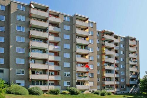 Rückansicht Gebäude - 3 Zimmer Etagenwohnung in Wiesbaden