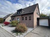 Bild 1 - Freistehendes Einfamilienhaus mit Garage in Ortskernlage von 41189 Mönchengladbach-Wickrath