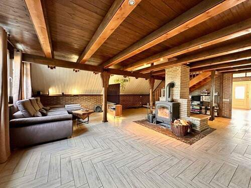 Wohnzimmer-Charme mit Kamin - 