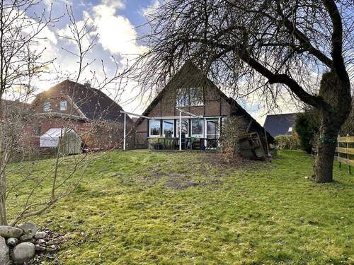 Rückansicht im Garten - 