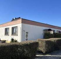 Wohnen auf einer Ebene! Solider Bungalow in der sonnigen Elbestadt Strehla!