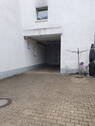 Einfahrt in den Hof Parkplatz - 