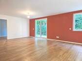 Wohn-/Esszimmer - Neuwertige 4-Zimmer Erdgeschosswohnung mit Terrasse