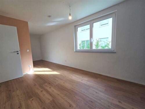 Zimmer 2 - 