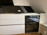 Küche mit Weinkühlschrank - 