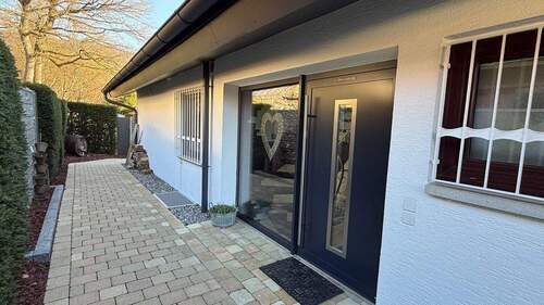 Eingang - 5 Zimmer Einfamilienhaus in Donzdorf / Winzingen