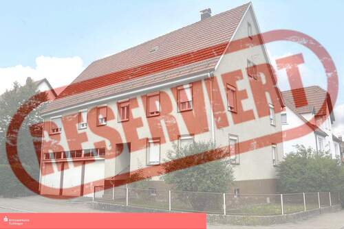 Vorderansicht - RESERVIERT: Großes Wohnhaus mit 3 XL- Garagen in Trossingen