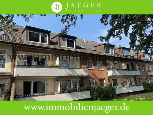 Haus Balkonseite - Norderstedt-Glashütte Segeberger Chaussee - gepflegte Dachwohnung mit Zimmer zum ruhigen Innenhof