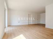 ...welcher einen direkt in den lichtdurchfluteten Wohn- und Essbereich führt - 2 Zimmer Etagenwohnung in Lingen / Altenlingen