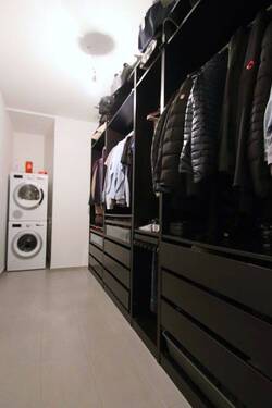 Ankleide / Hauswirtschaftsraum - 
