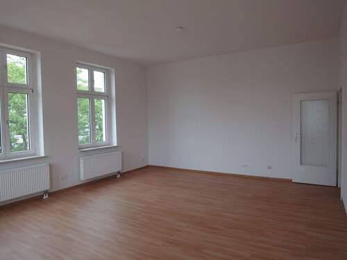 Wohnzimmer - 4 Zimmer Etagenwohnung in Dessau-Roßlau