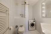 Separates WC mit Waschmaschinenanschluss - 