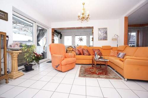 Wohnen EG - 1 Zimmer Mehrfamilienhaus, Wohnhaus in Künzell