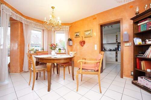 Essen EG - Mehrfamilienhaus, Wohnhaus mit 296,00 m&sup2; in Künzell zum Kaufen