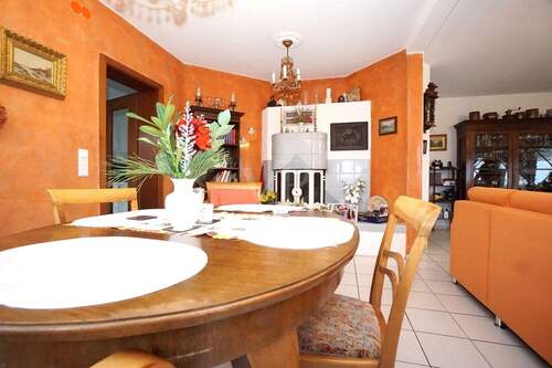 Essen, Kachelofen EG - 