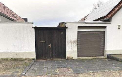 Einfahrt und Garage - 4 Zimmer Einfamilienhaus in Seegebiet Mansfelder Land