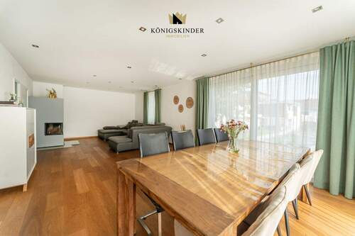 ...weiter ins Wohn- und Esszimmer... - 