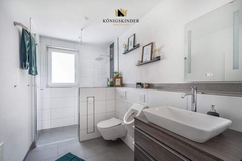 ...mit Duschbad gegenüber... - 