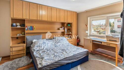 1. OG Schlafzimmer 1 1 - 