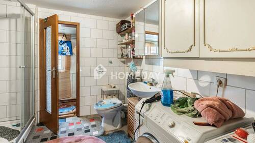 1. OG Badezimmer 1 - 