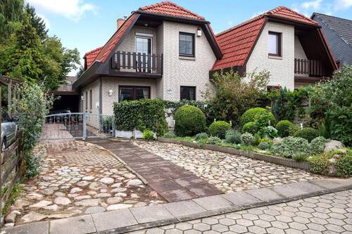 Frontansicht - Gepflegte Doppelhaushälfte in ruhiger und begehrter Anliegerstraße von Hamburg-Schiffbek