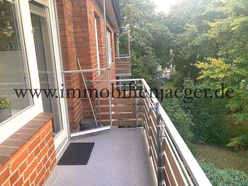Balkon links - 2 Zimmer Etagenwohnung zur Miete in Hamburg