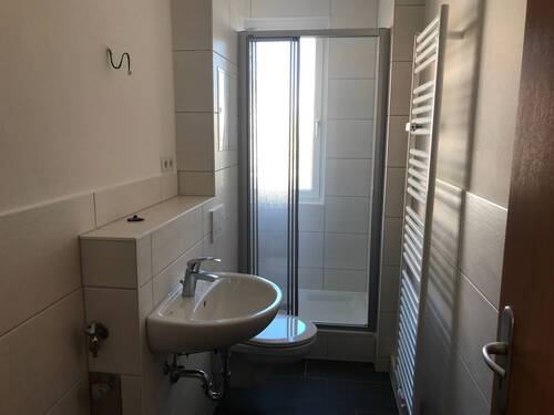 Bad - 2 Zimmer Etagenwohnung zur Miete in Bitterfeld-Wolfen