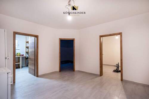 ...es gibt noch mehr Räume im Keller. - 