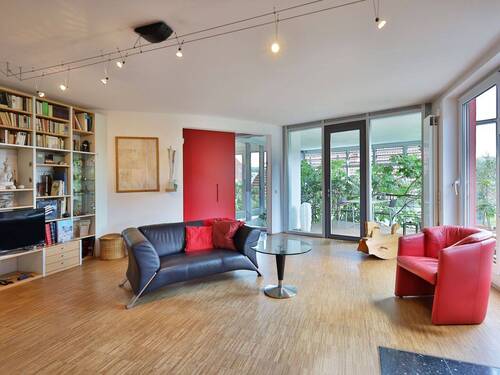 Blick aus dem Wohnbereich zum Wintergarten - Einfamilienhaus mit 330,00 m² in Waldenbuch zum Kaufen