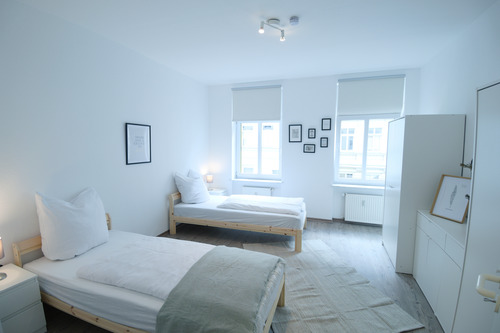 Schlafzimmer - Möblierte 2-Zimmer-Wohnung mit bis zu 4 Schlafplätzen & Balkon in Top-Lage