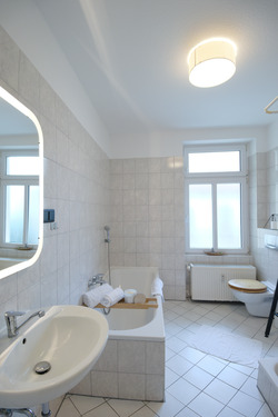 Badezimmer - Etagenwohnung mit 65,00 m² in Leipzig zur Miete