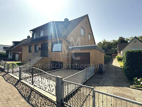 Hausansicht - 9 Zimmer Mehrfamilienhaus, Wohnhaus zum Kaufen in Hannover