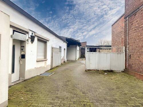 Hofansicht - 3 - Grundstück in Neuss zum Kaufen