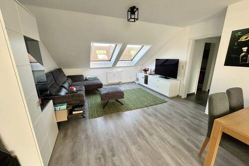 Wohnzimmer (Ansicht 1) - 3 Zimmer Etagenwohnung in Landsberg