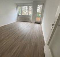 HH-Billstedt - Oberschleems - Teilsanierte 2,5 Zi.-Whg.65m² Vollbad mit Fenster, EBK, Balkon € 880,- zzgl. BK - Hamburg