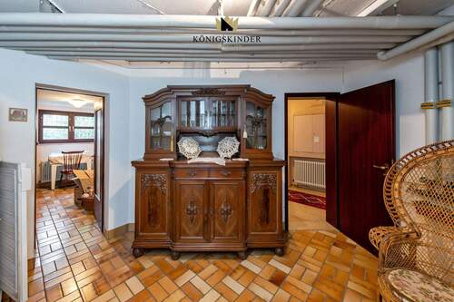 ...mit geräumigem Flur... - 