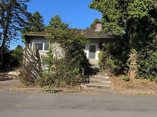1.jpg - Freistehender Bungalow im Dornröschenschlaf in bevorzugter Wohnlage von Bad Honnef-Aegidienberg