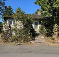 Freistehender Bungalow im Dornröschenschlaf in bevorzugter Wohnlage von Bad Honnef-Aegidienberg