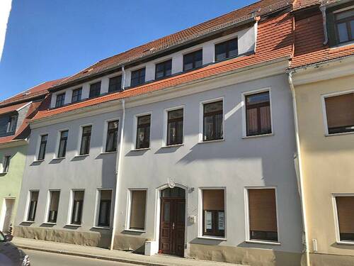 Hausansicht - helle, renovierte 2-Zimmer-Wohnung in der Oschatzer Innenstadt