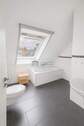 Tolles Tageslichtbad - 