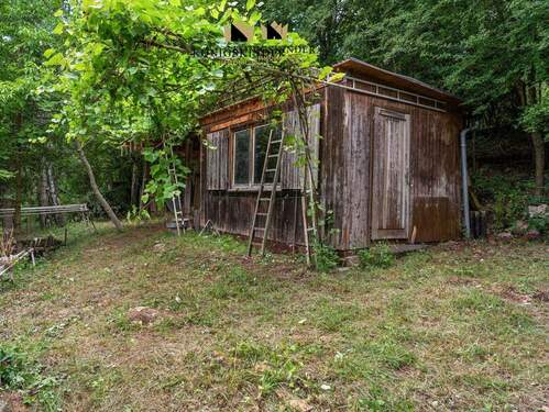 Gartenhaus auf ebenem Platteau - 