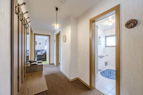 Flur - 3 Zimmer Etagenwohnung zum Kaufen in Bietigheim-Bissingen / Untermberg