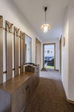 Flur - Etagenwohnung mit 80,00 m&sup2; in Bietigheim-Bissingen / Untermberg zum Kaufen