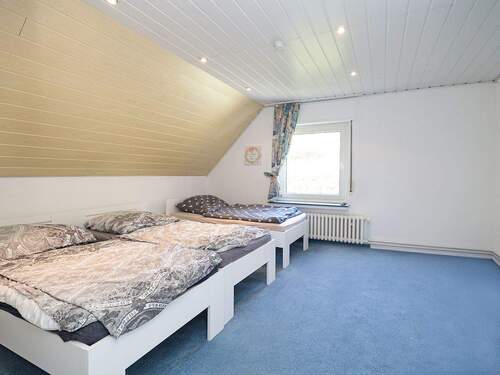 Zimmer 1 rechts (OG) - 